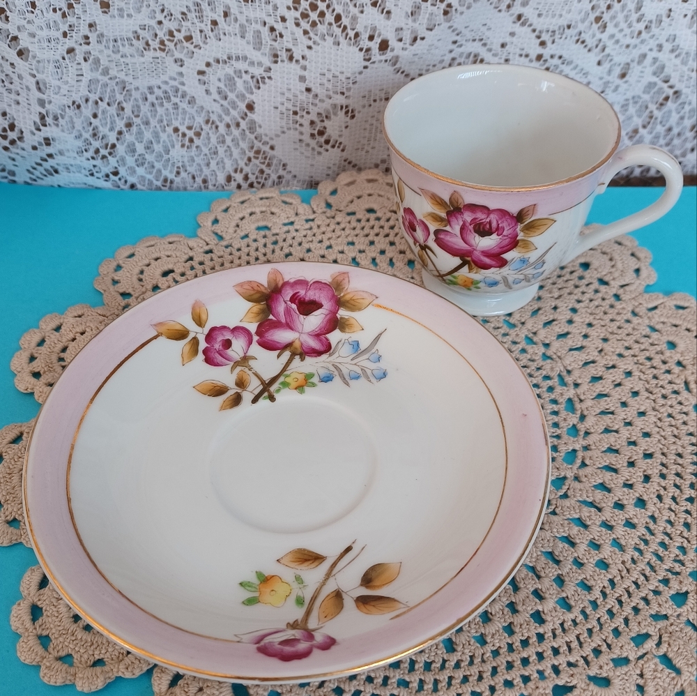 VINTAGE MERIT OCCUPIED JAPAN DEMITASSE CUP/SAUCER ROSE/FLORAL HAND-PAINTED